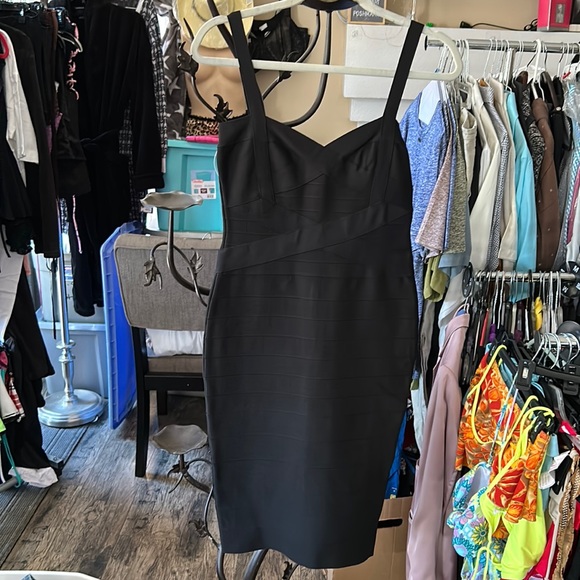 MeiLun Dress - Picture 2 of 11